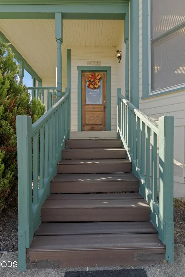 411 E ST, Grants Pass, OR 97526