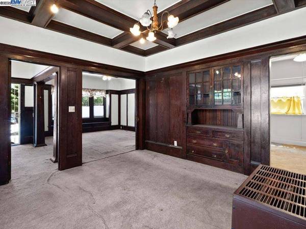 1013 Chestnut St, Oakland, CA 94607