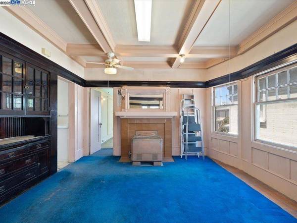 1013 Chestnut St, Oakland, CA 94607