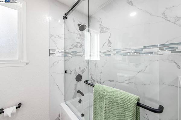 1205 Marguerite St, Livermore, CA 94550