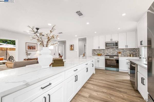 1205 Marguerite St, Livermore, CA 94550