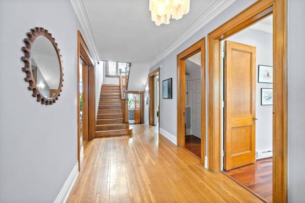 347 Kendall Place, Columbus, OH 43205