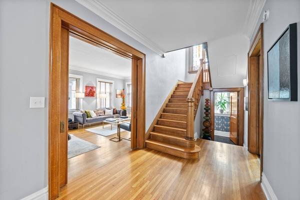 347 Kendall Place, Columbus, OH 43205