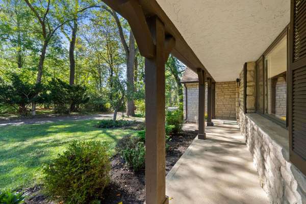 200 W Jeffrey Place, Columbus, OH 43214