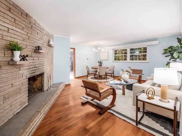 49 W Henderson Road, Columbus, OH 43214