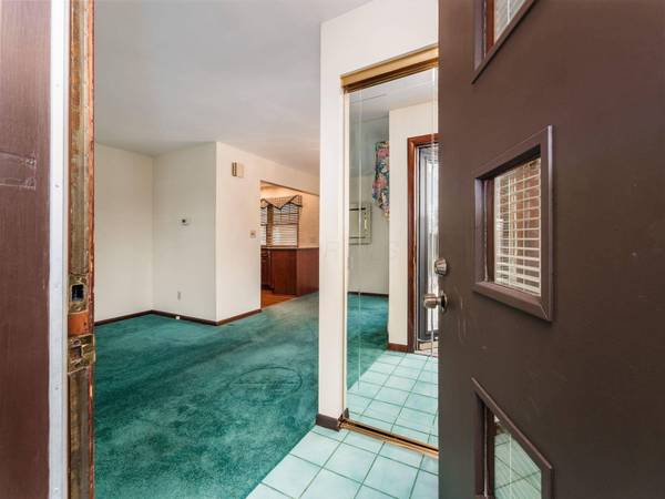 2491 Vanderberg Avenue, Columbus, OH 43204