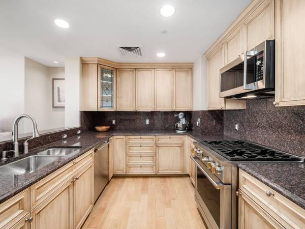 1 Miranova Place #730, Columbus, OH 43215