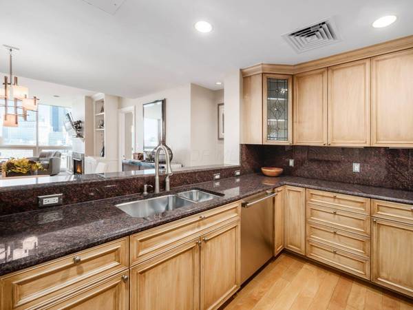 1 Miranova Place #730, Columbus, OH 43215