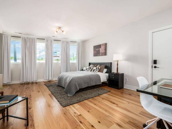 201 E 5th Avenue #201, Columbus, OH 43201