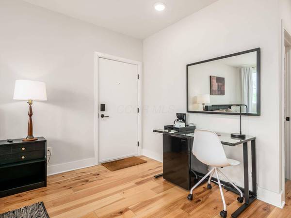 201 E 5th Avenue #201, Columbus, OH 43201