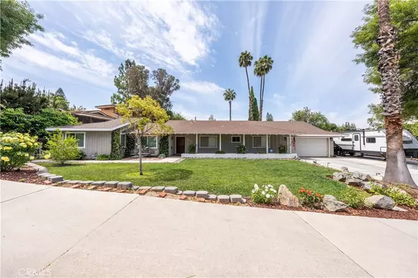 1544 Bellefontaine DR, Riverside, CA 92506