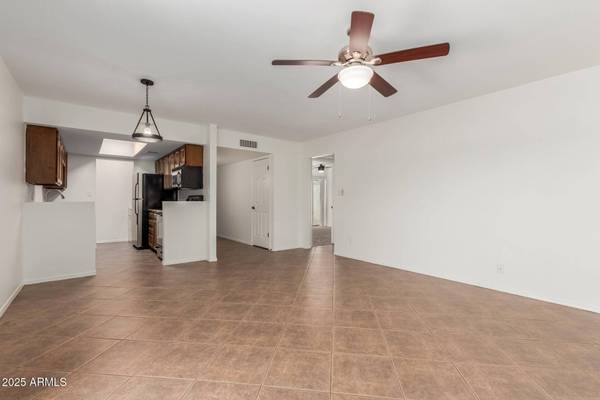 8552 E INDIAN SCHOOL Road #B, Scottsdale, AZ 85251