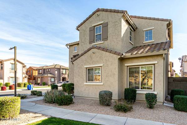 3933 E CAT BALUE Drive, Phoenix, AZ 85050