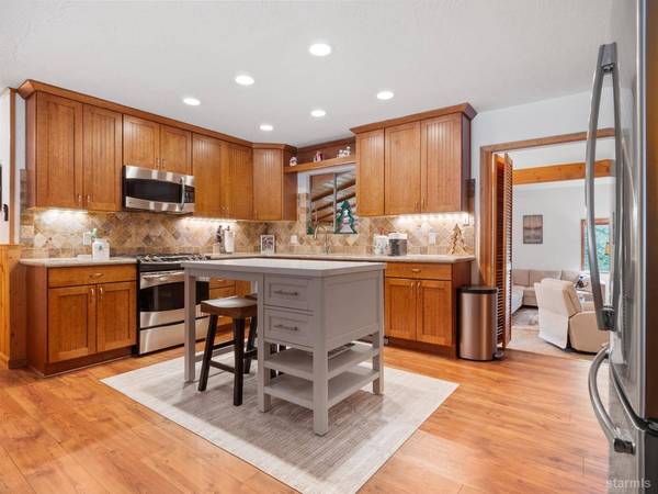 1315 Acoma Court, South Lake Tahoe, CA 96150