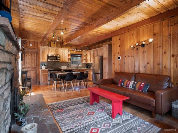 2707 Knox Avenue, South Lake Tahoe, CA 96150