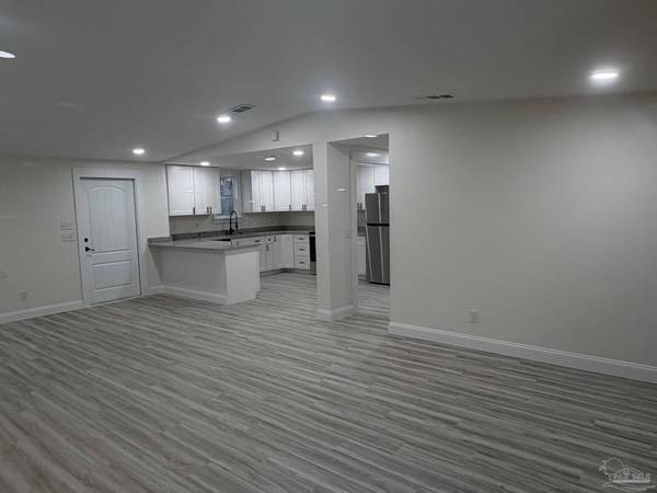 916 Brookhills Dr, Cantonment, FL 32533