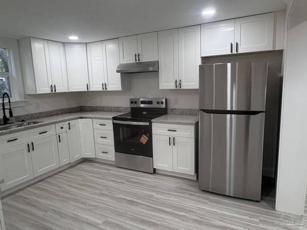 916 Brookhills Dr, Cantonment, FL 32533