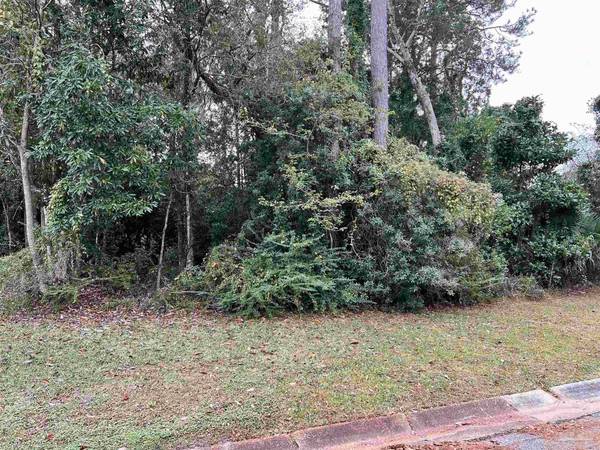 9003 Woodrun Rd, Pensacola, FL 32514