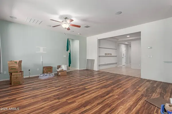 18328 W SAGUARO Lane, Surprise, AZ 85388