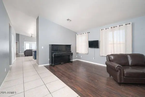 8653 W PARADISE Lane, Peoria, AZ 85382