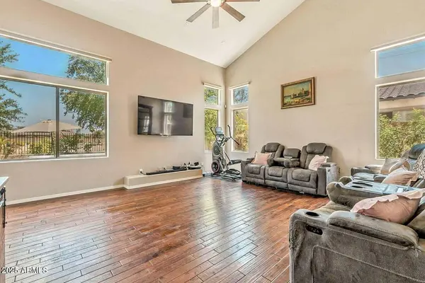 7169 S DODANE Court, Gilbert, AZ 85298