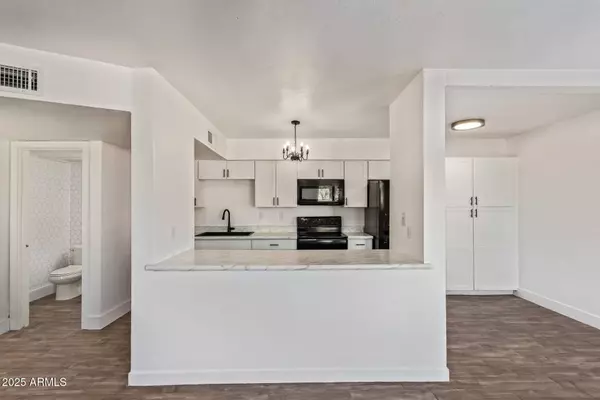 1500 W RIO SALADO Parkway #124, Mesa, AZ 85201