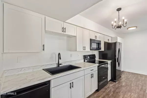 1500 W RIO SALADO Parkway #124, Mesa, AZ 85201