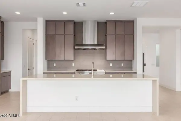 10302 E UTAH Avenue, Mesa, AZ 85212