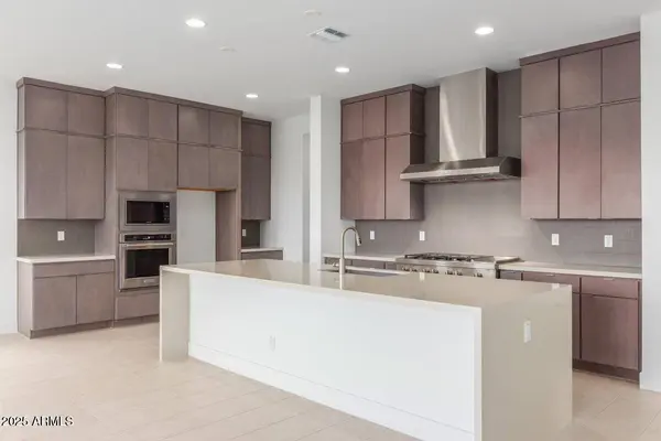 10302 E UTAH Avenue, Mesa, AZ 85212