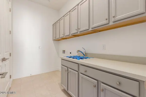10302 E UTAH Avenue, Mesa, AZ 85212