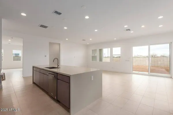 10302 E UTAH Avenue, Mesa, AZ 85212
