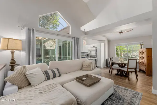 1633 E LAKESIDE Drive #27, Gilbert, AZ 85234