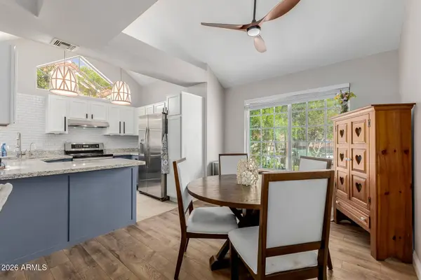 1633 E LAKESIDE Drive #27, Gilbert, AZ 85234