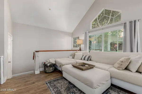 1633 E LAKESIDE Drive #27, Gilbert, AZ 85234