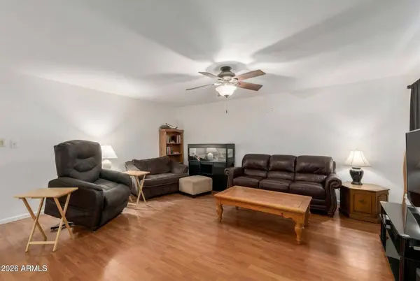 8802 N NEW WORLD Drive, Glendale, AZ 85302