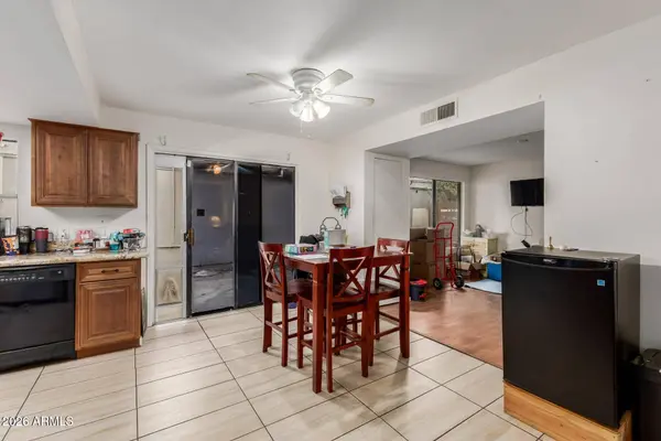 8802 N NEW WORLD Drive, Glendale, AZ 85302