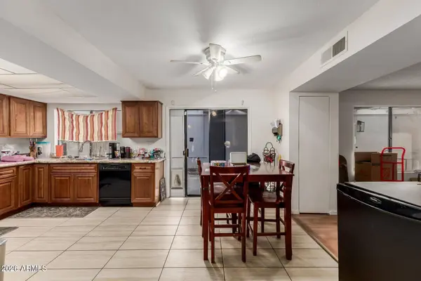 8802 N NEW WORLD Drive, Glendale, AZ 85302