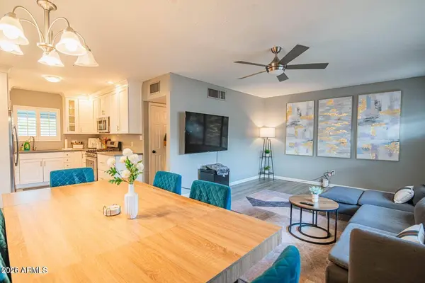 1648 E MITCHELL Drive, Phoenix, AZ 85016
