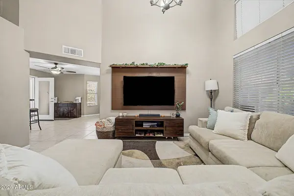 4337 E WINDMERE Drive, Phoenix, AZ 85048