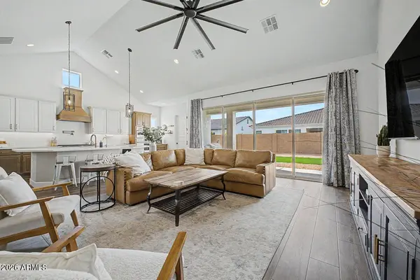 1016 W RIDGE Road, Apache Junction, AZ 85120