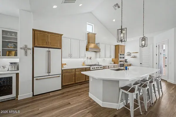 1016 W RIDGE Road, Apache Junction, AZ 85120