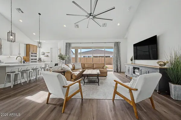 1016 W RIDGE Road, Apache Junction, AZ 85120