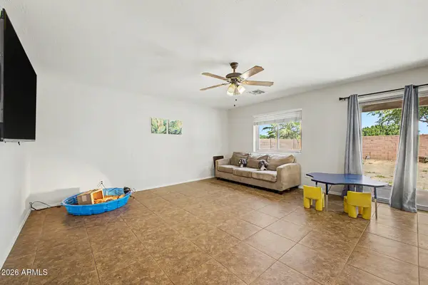 2396 W CAMP RIVER Road, San Tan Valley, AZ 85144