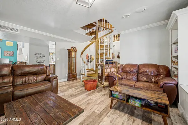 1717 E GARNET Avenue, Mesa, AZ 85204
