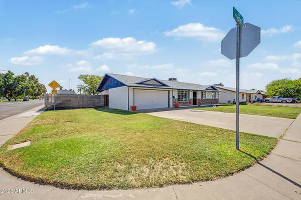209 W IVYGLEN Street, Mesa, AZ 85201