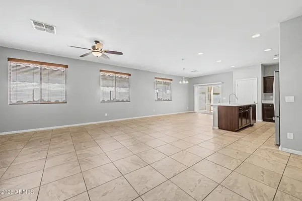 11773 W CHASE Lane, Avondale, AZ 85323