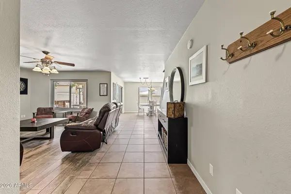 10609 W DALEY Lane, Peoria, AZ 85383