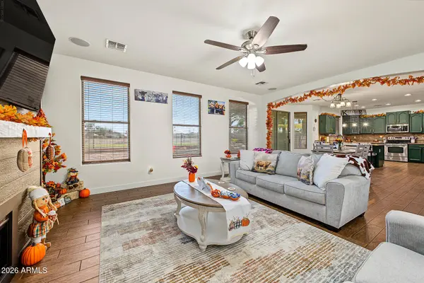 30519 N GUNDERSON Drive, San Tan Valley, AZ 85143