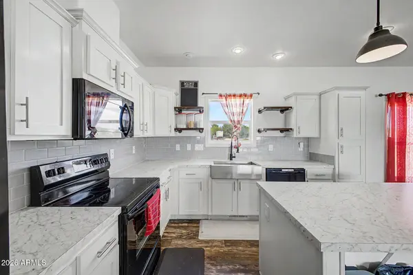 21376 W MARK Lane, Wittmann, AZ 85361