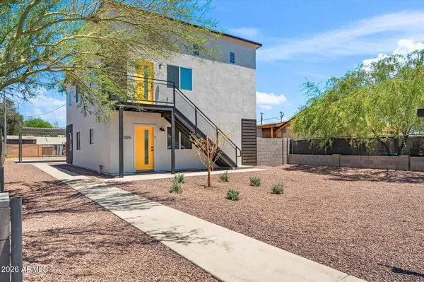 1106 E PAPAGO Street